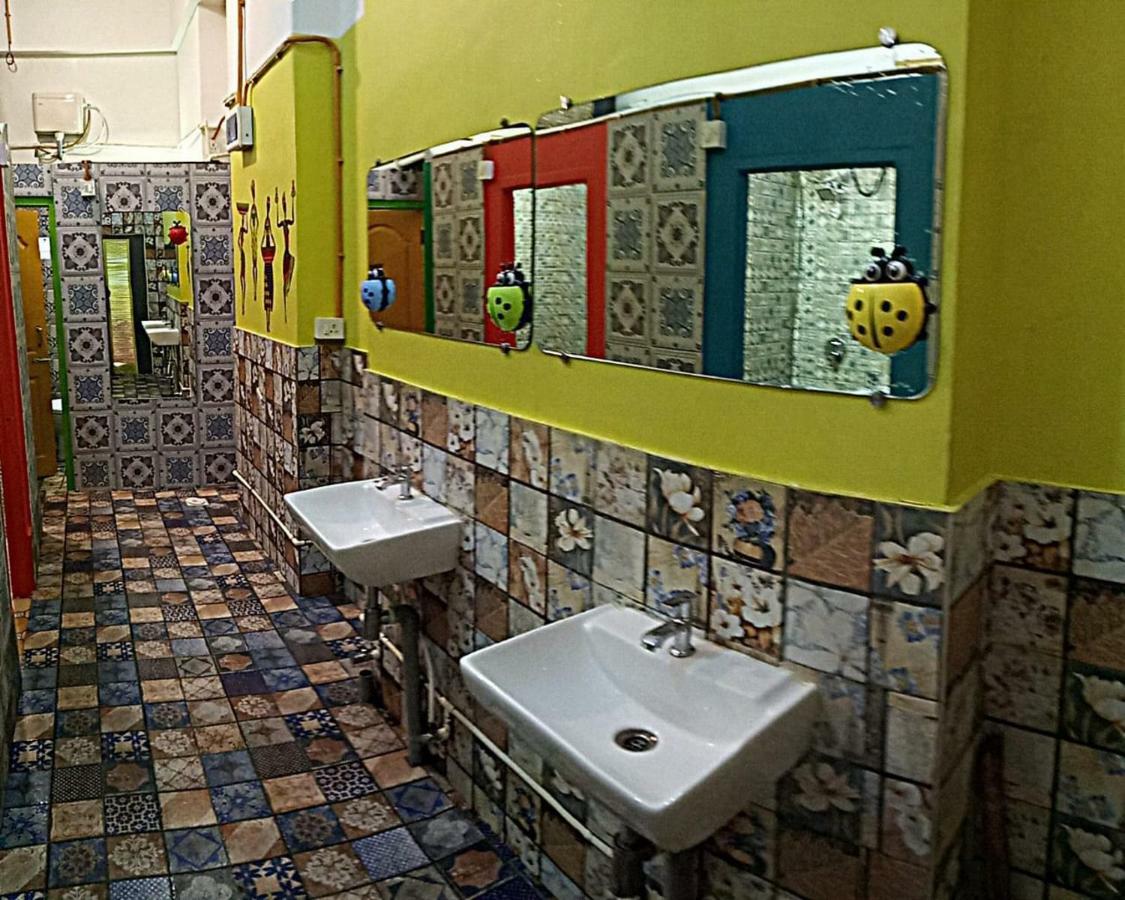 Salaam Namastey Backpackers Hostel Mumbai Exterior photo