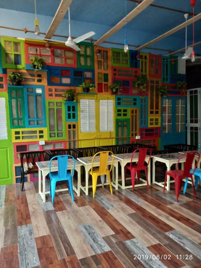 Salaam Namastey Backpackers Hostel Mumbai Exterior photo