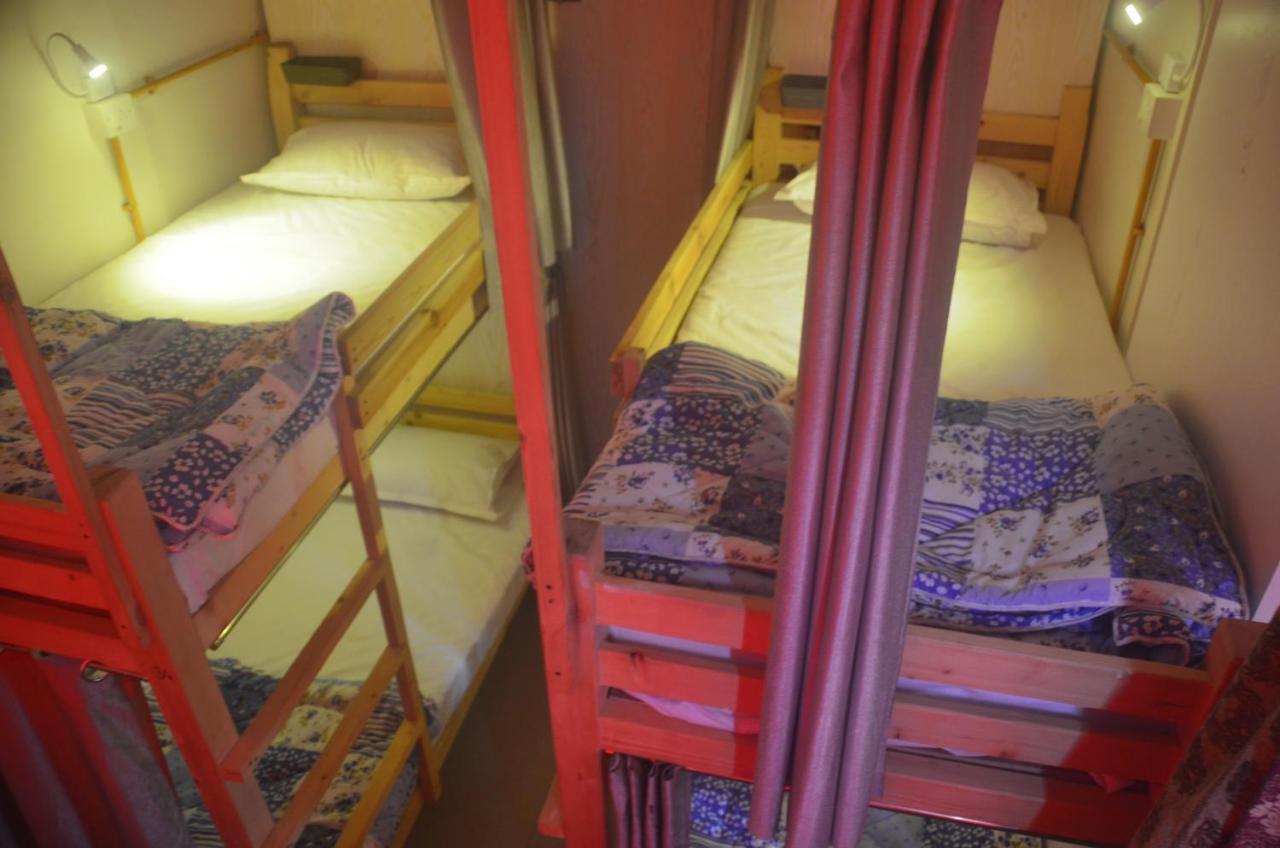 Salaam Namastey Backpackers Hostel Mumbai Exterior photo