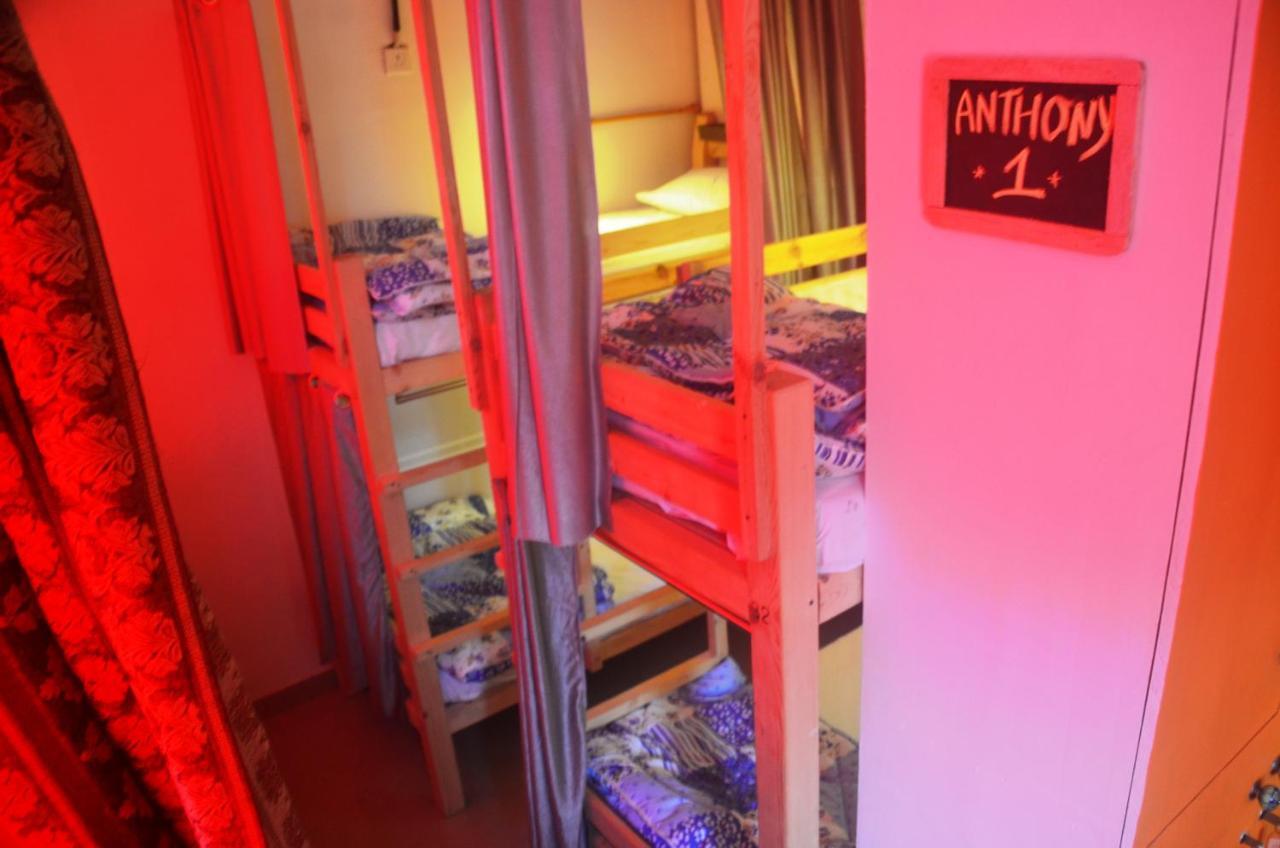 Salaam Namastey Backpackers Hostel Mumbai Exterior photo